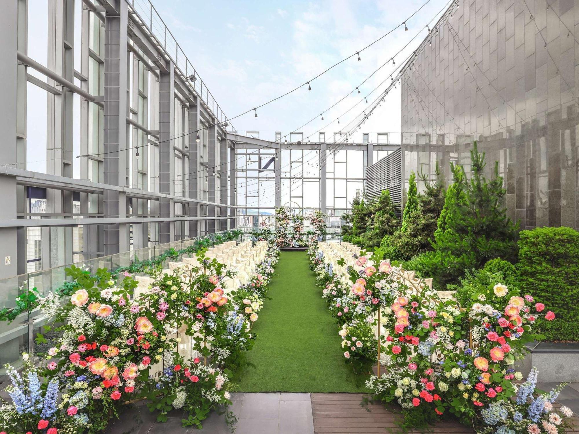 Novotel Ambassador Seoul Dongdaemun Hotels & Residences Buitenkant foto The Sky Garden