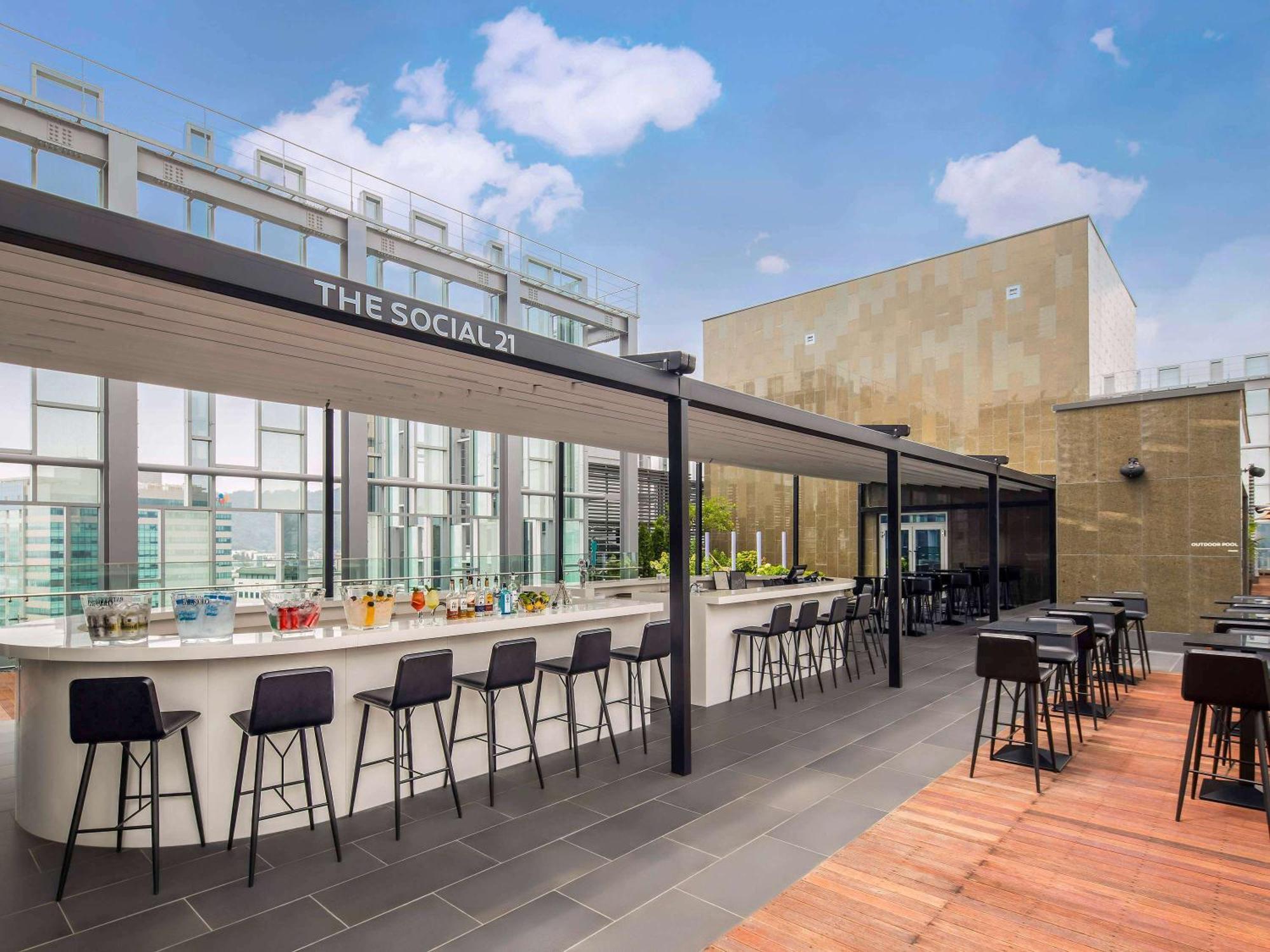Novotel Ambassador Seoul Dongdaemun Hotels & Residences Buitenkant foto The Social 20